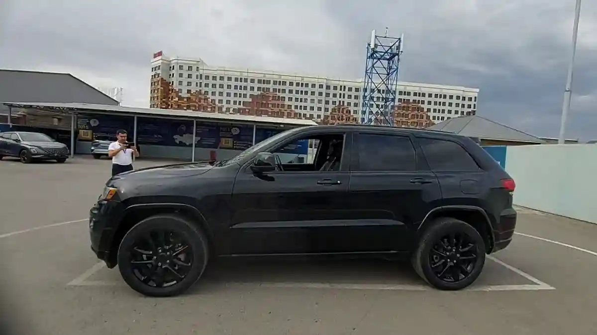 Jeep Grand Cherokee 2019 года за 20 000 000 тг. в Шымкент