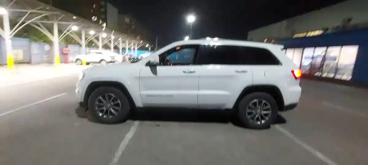 Jeep Grand Cherokee 2013 года за 11 000 000 тг. в Алматы