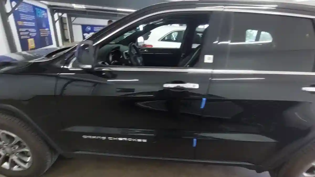 Jeep Grand Cherokee 2019 года за 19 000 000 тг. в Астана