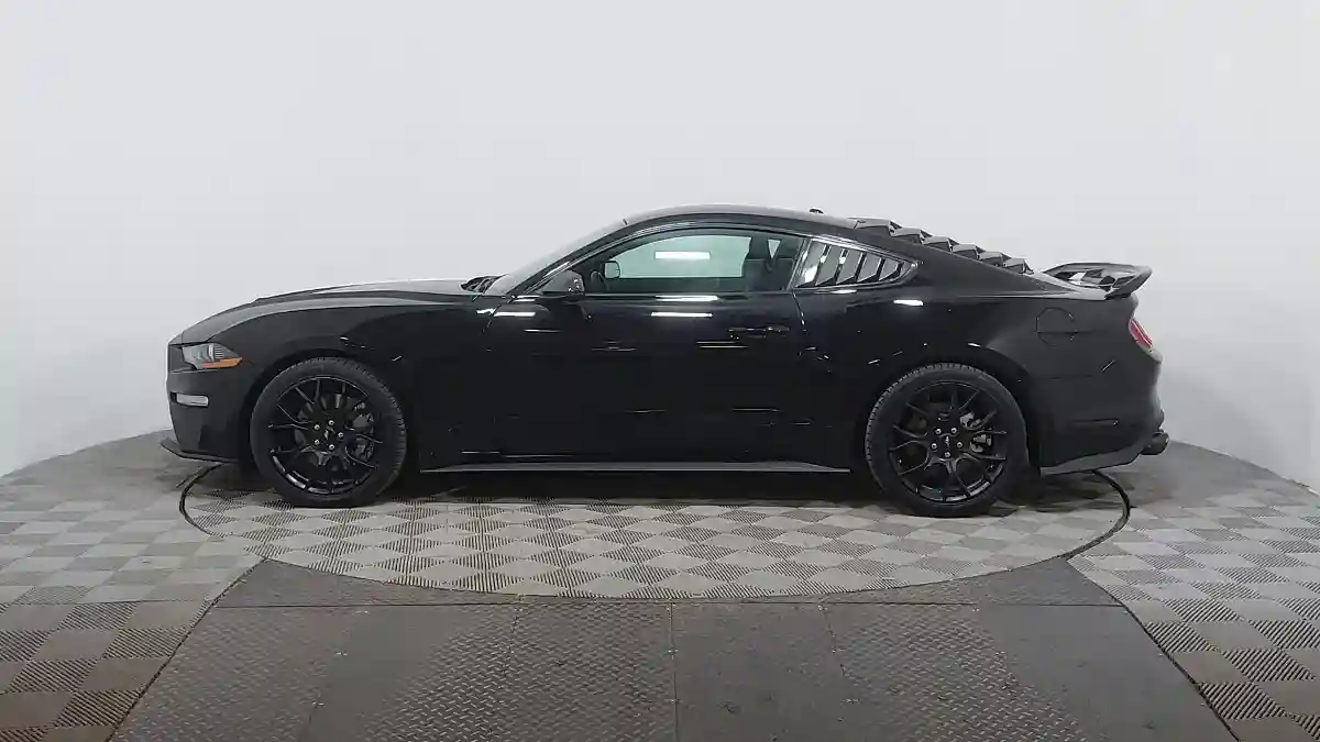 Ford Mustang 2018 года за 11 490 000 тг. в Астана