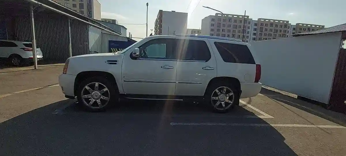 Cadillac Escalade 2007 года за 9 000 000 тг. в Алматы