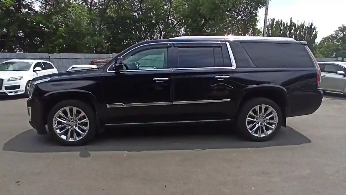 Cadillac Escalade 2019 года за 30 000 000 тг. в Алматы