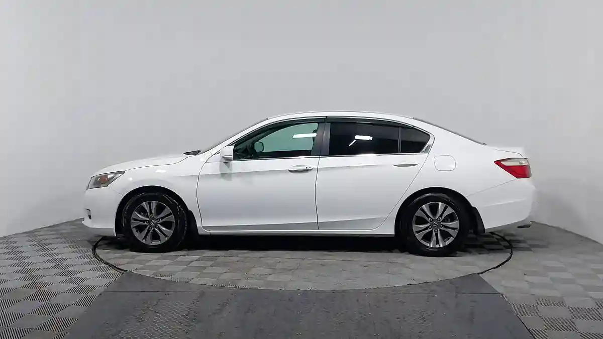 Honda Accord 2013 года за 7 823 000 тг. в Астана