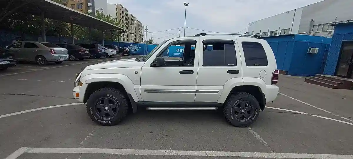 Jeep Liberty (North America) 2005 года за 5 200 000 тг. в Алматы