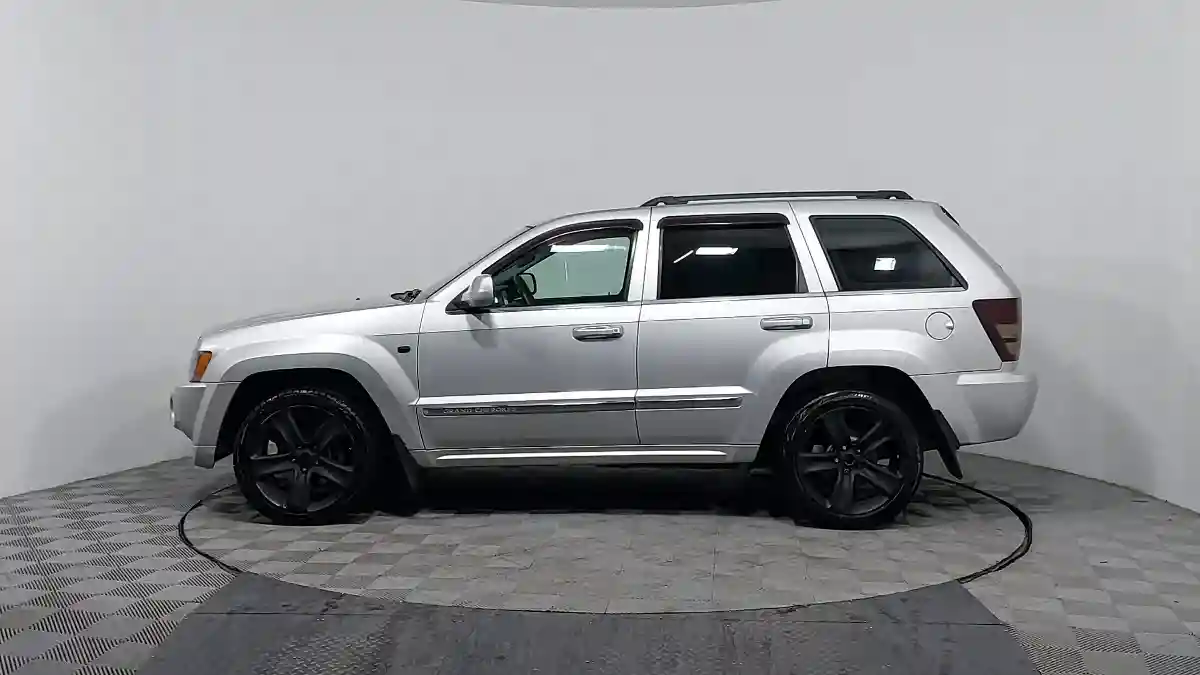 Jeep Grand Cherokee 2005 года за 4 360 000 тг. в Астана