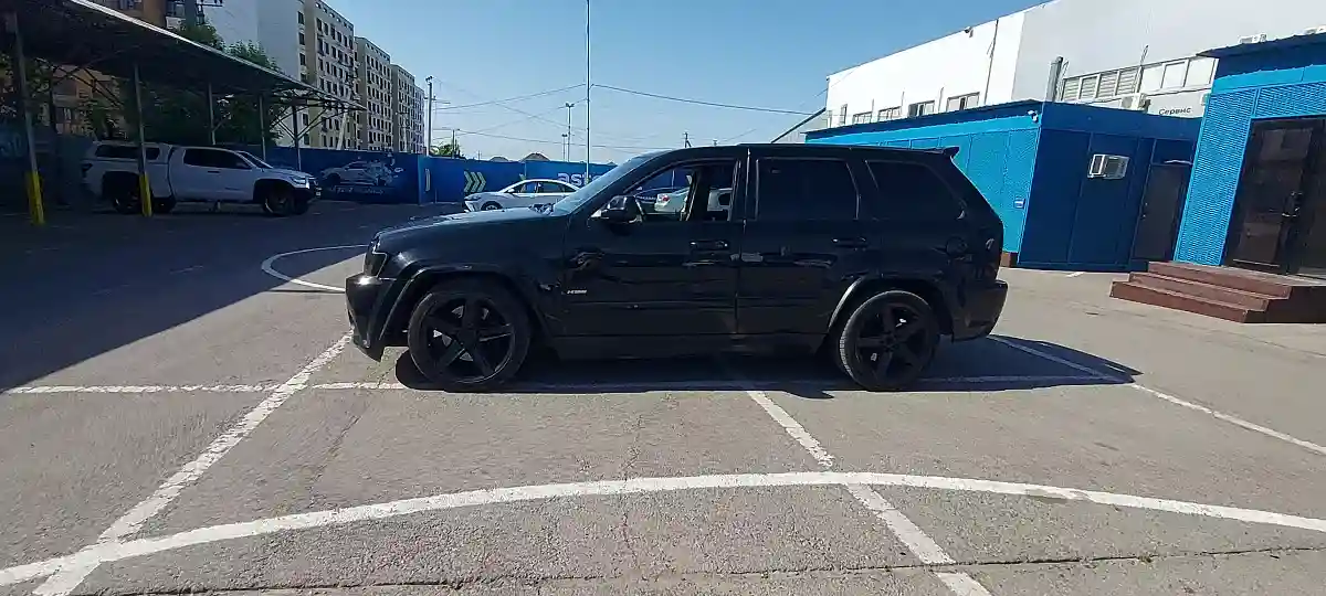 Jeep Grand Cherokee 2006 года за 18 000 000 тг. в Алматы