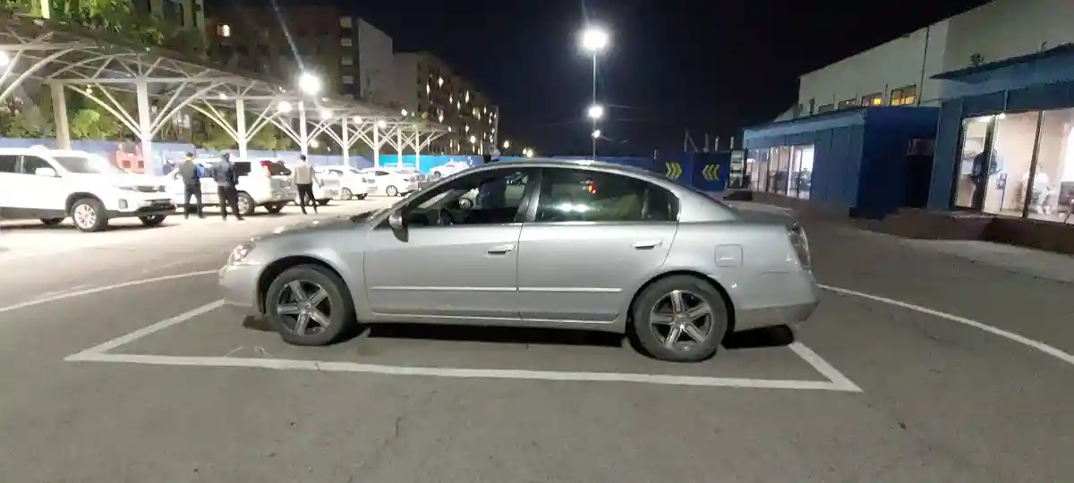 Nissan Altima 2004 года за 1 700 000 тг. в Алматы