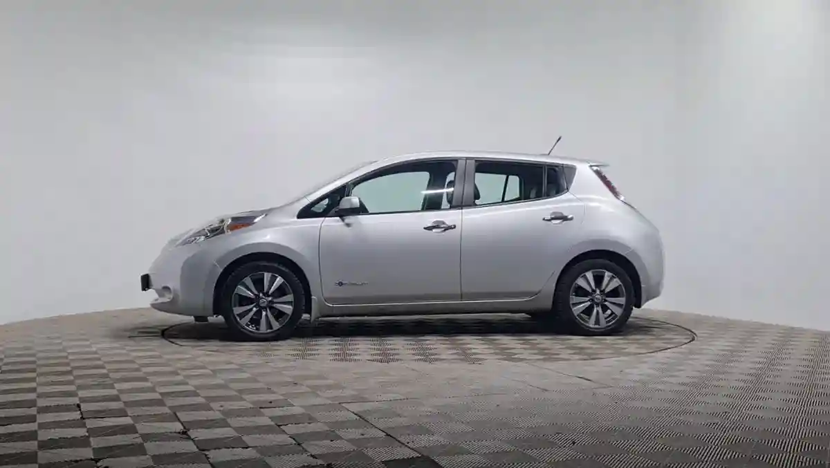 Nissan Leaf 2013 года за 3 120 000 тг. в Алматы