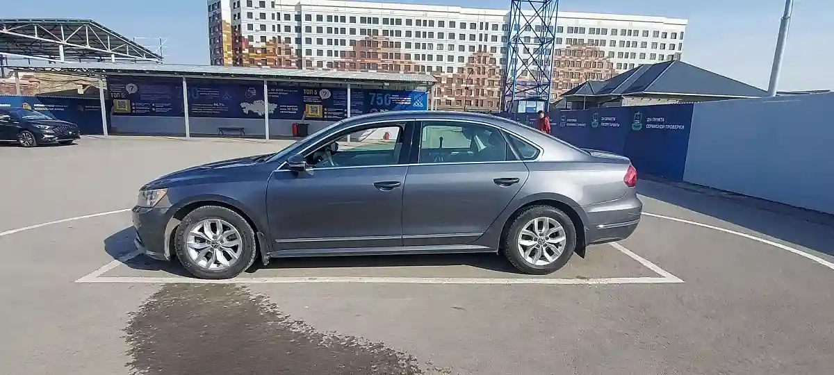 Volkswagen Passat 2017 года за 7 500 000 тг. в Шымкент