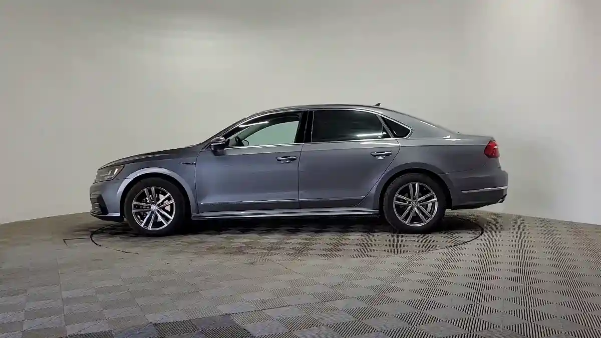 Volkswagen Passat 2017 года за 7 590 000 тг. в Алматы