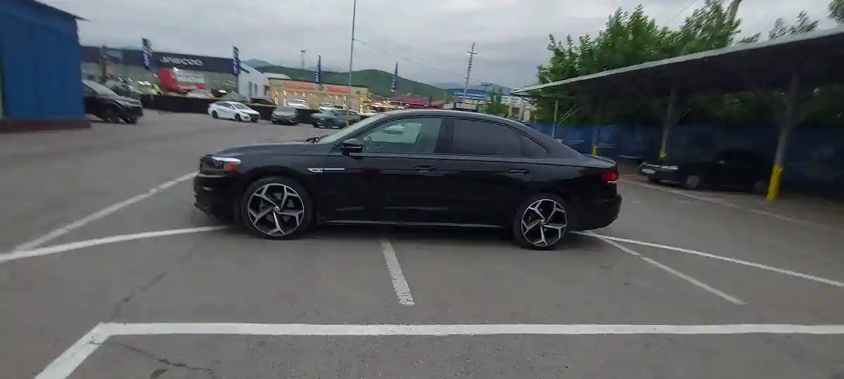 Volkswagen Passat 2020 года за 11 200 000 тг. в Алматы