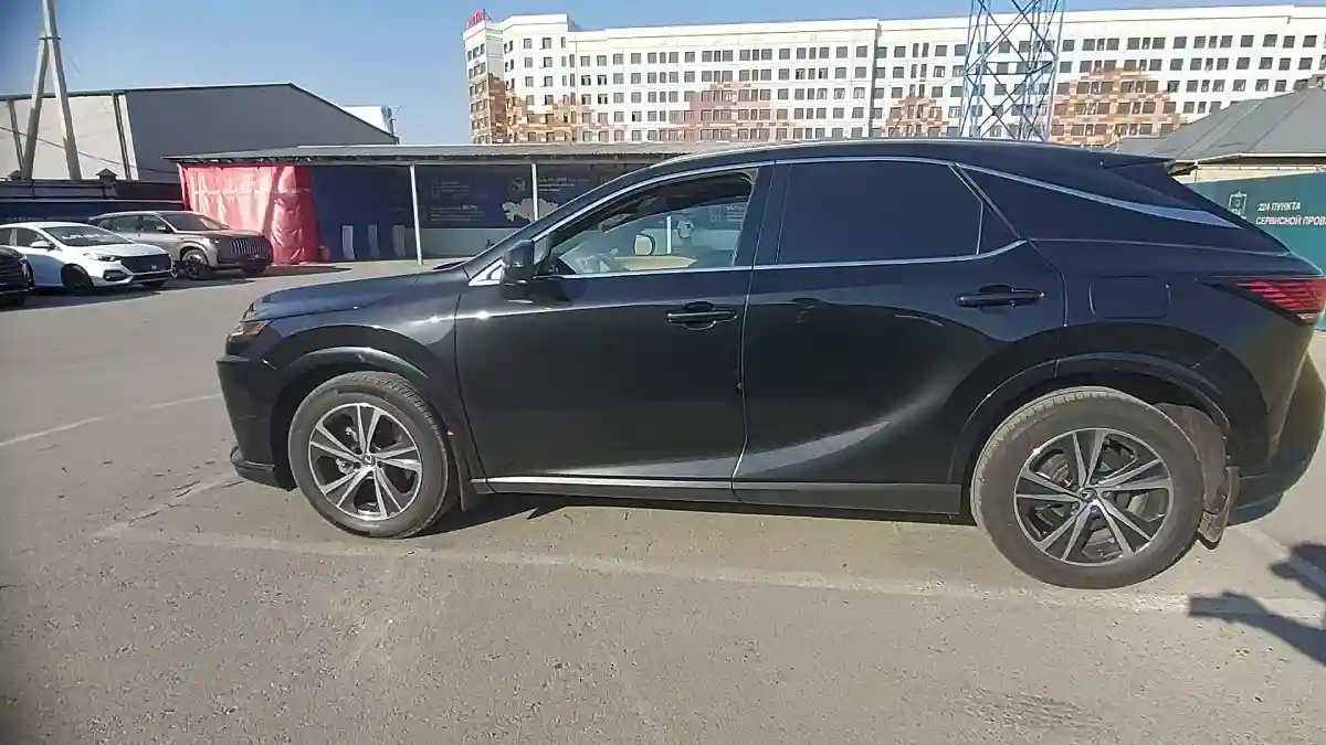 Lexus RX 2023 года за 40 000 000 тг. в Шымкент