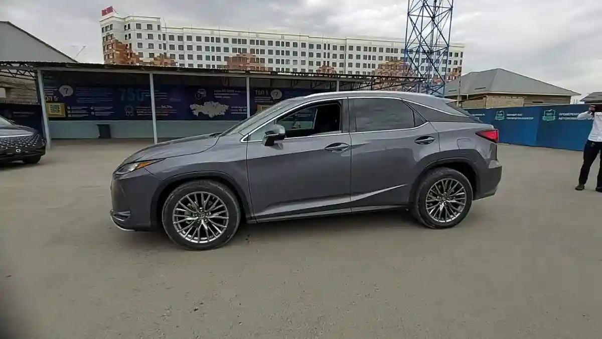 Lexus RX 2021 года за 25 000 000 тг. в Шымкент