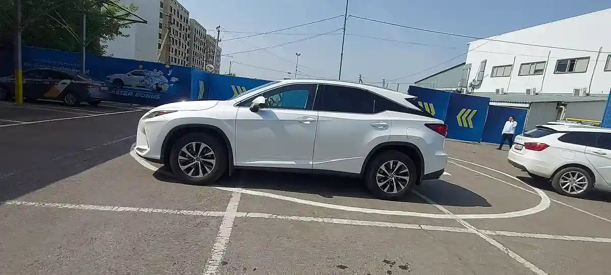 Lexus RX 2021 года за 21 000 000 тг. в Алматы