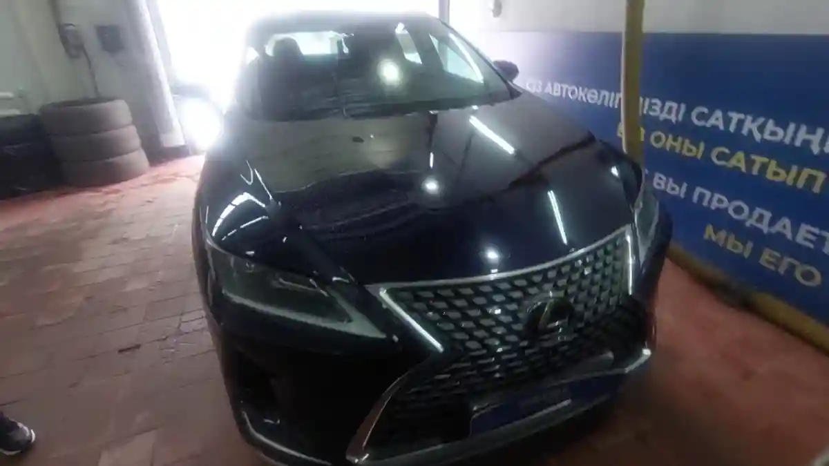 Lexus RX 2019 года за 23 000 000 тг. в Астана