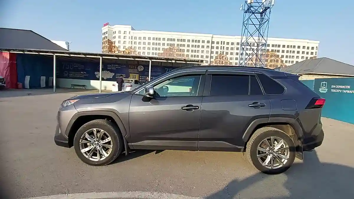 Toyota RAV4 2020 года за 15 500 000 тг. в Шымкент