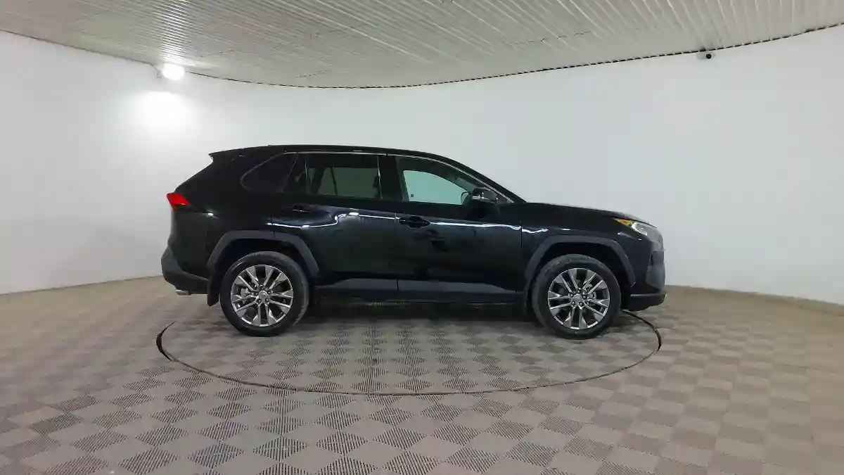Toyota RAV4 2022 года за 14 890 000 тг. в Шымкент