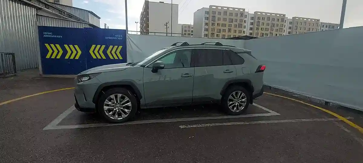 Toyota RAV4 2021 года за 14 500 000 тг. в Алматы