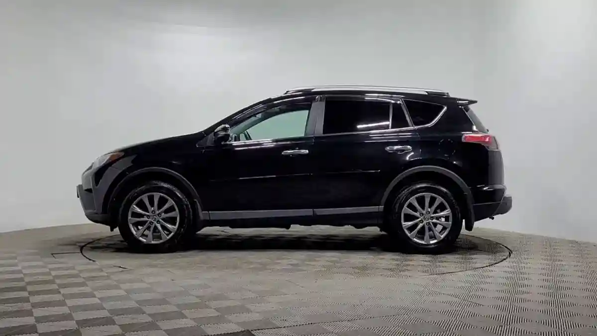 Toyota RAV4 2017 года за 11 850 000 тг. в Алматы
