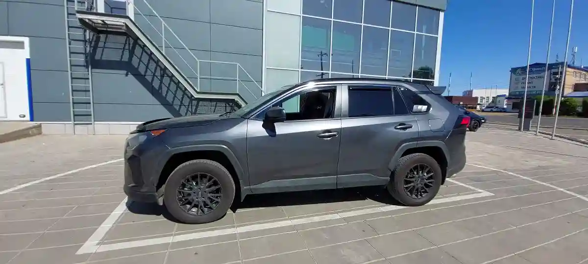 Toyota RAV4 2021 года за 19 000 000 тг. в Уральск