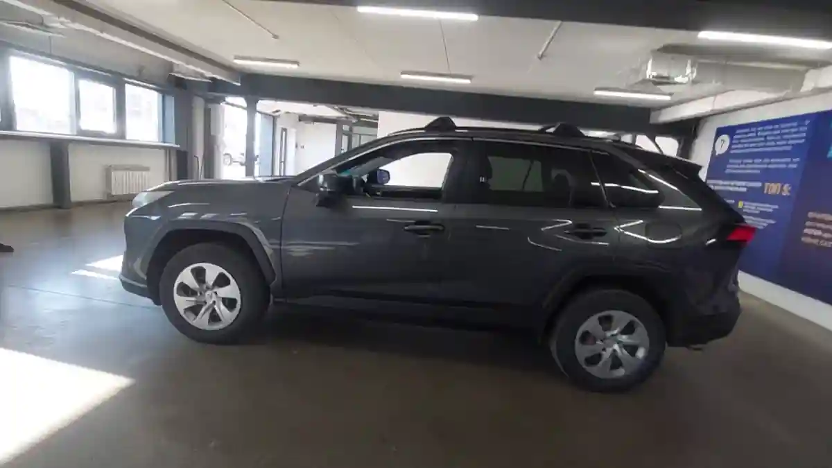 Toyota RAV4 2021 года за 12 500 000 тг. в Астана