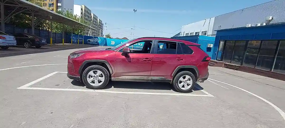 Toyota RAV4 2019 года за 14 000 000 тг. в Алматы