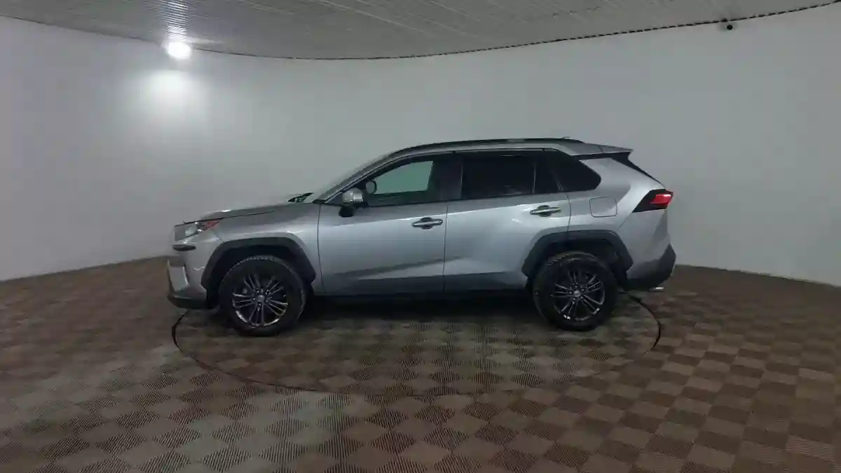 Toyota RAV4 2021 года за 12 000 000 тг. в Шымкент