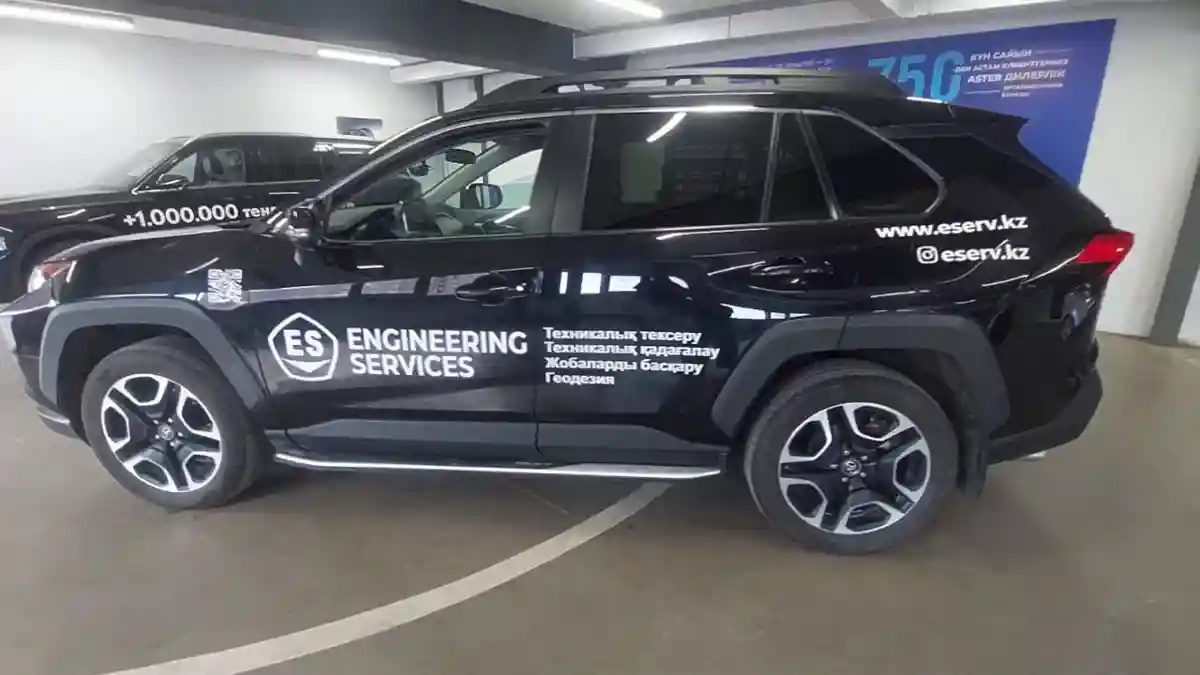 Toyota RAV4 2019 года за 13 500 000 тг. в Астана
