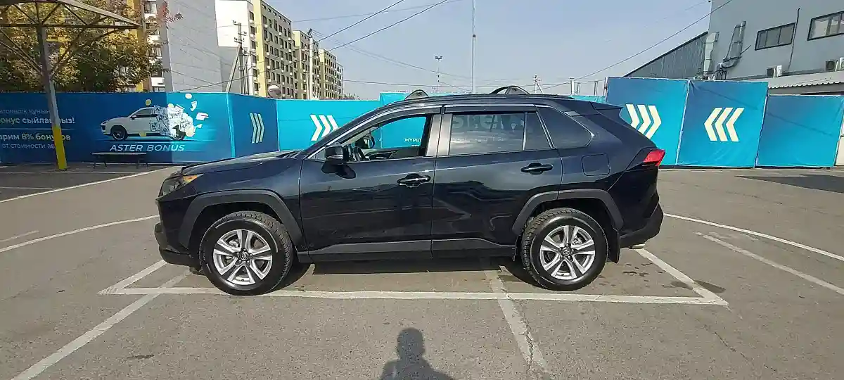 Toyota RAV4 2020 года за 15 000 000 тг. в Алматы