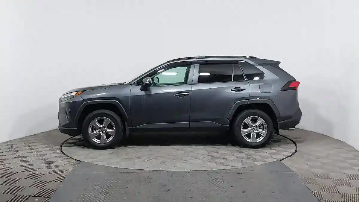 Toyota RAV4 2022 года за 17 500 000 тг. в Астана