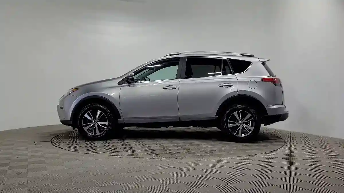 Toyota RAV4 2017 года за 10 920 000 тг. в Алматы