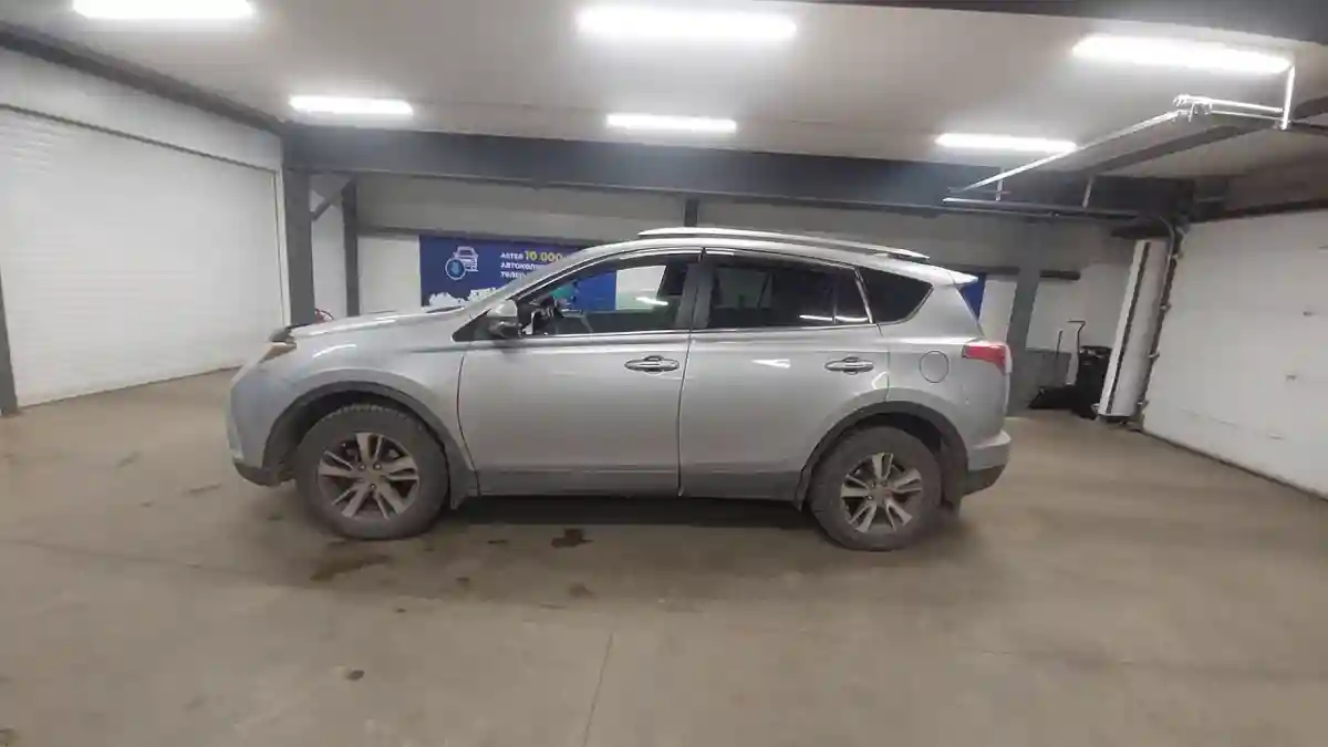 Toyota RAV4 2017 года за 12 500 000 тг. в Астана