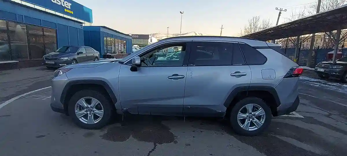 Toyota RAV4 2019 года за 14 000 000 тг. в Алматы