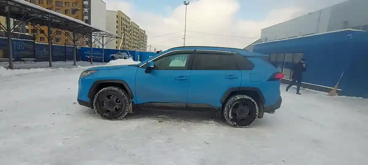 Toyota RAV4 2021 года за 15 700 000 тг. в Алматы