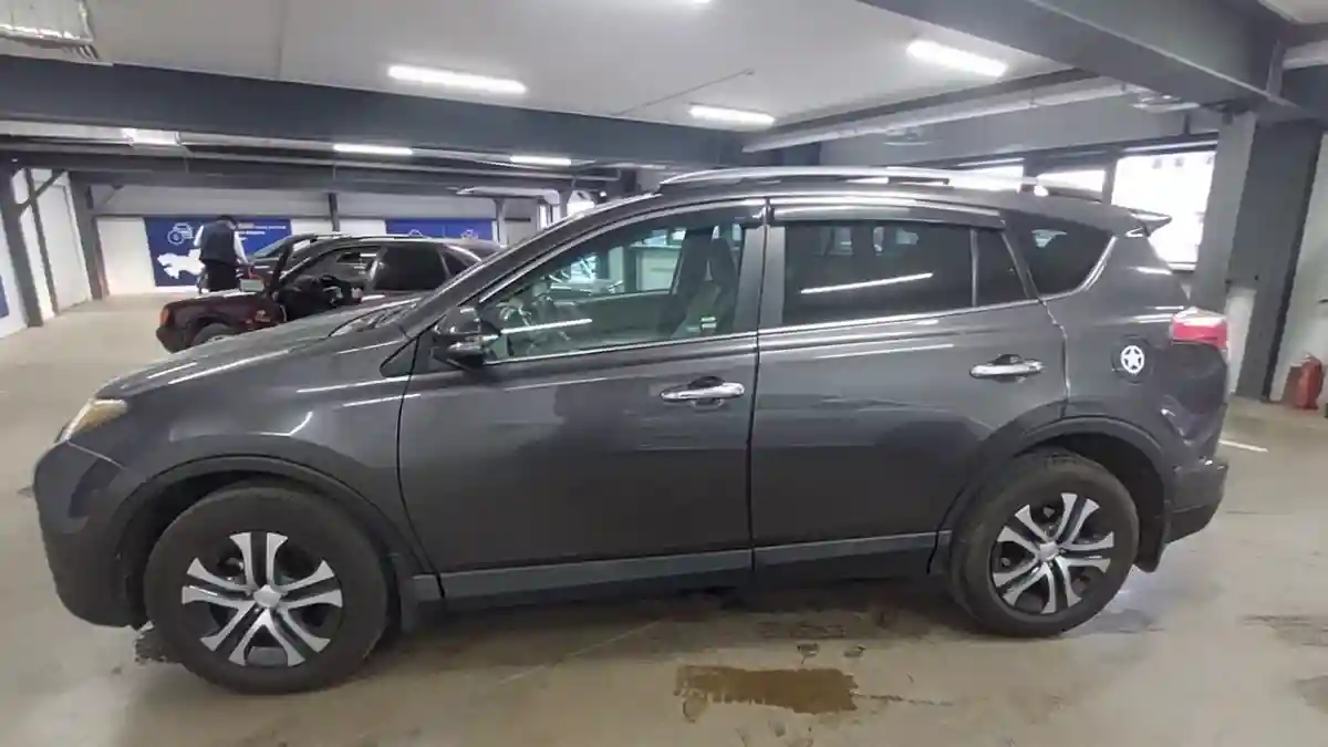Toyota RAV4 2017 года за 12 000 000 тг. в Астана