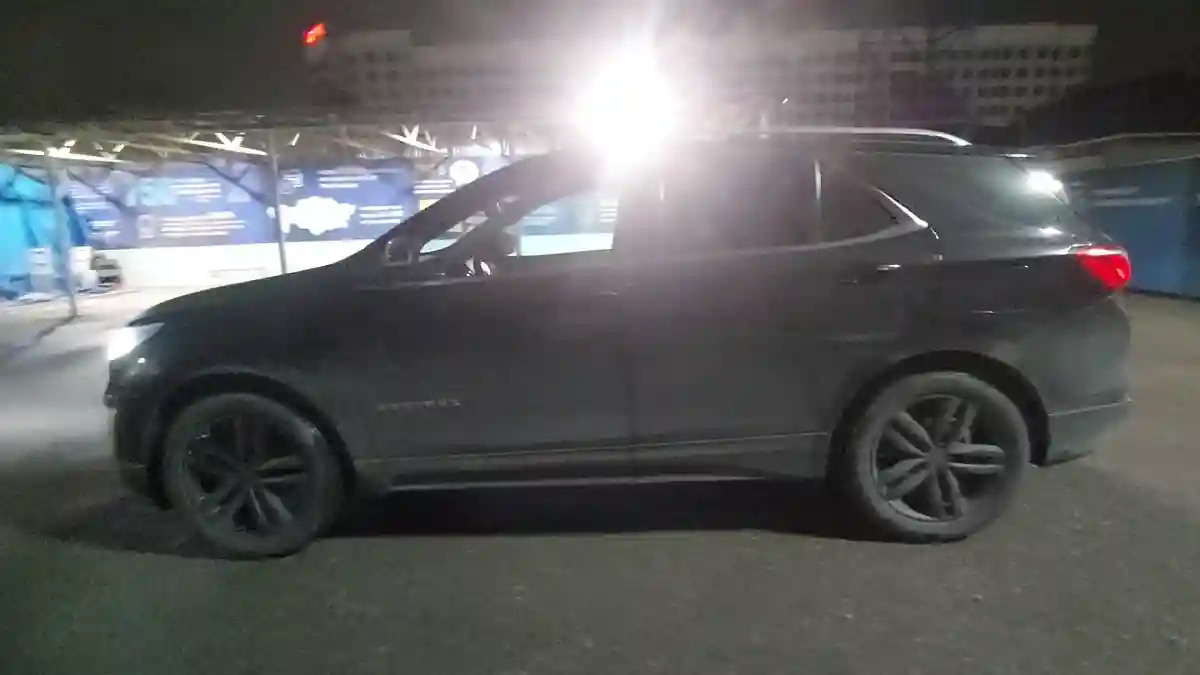 Chevrolet Equinox 2018 года за 9 000 000 тг. в Шымкент