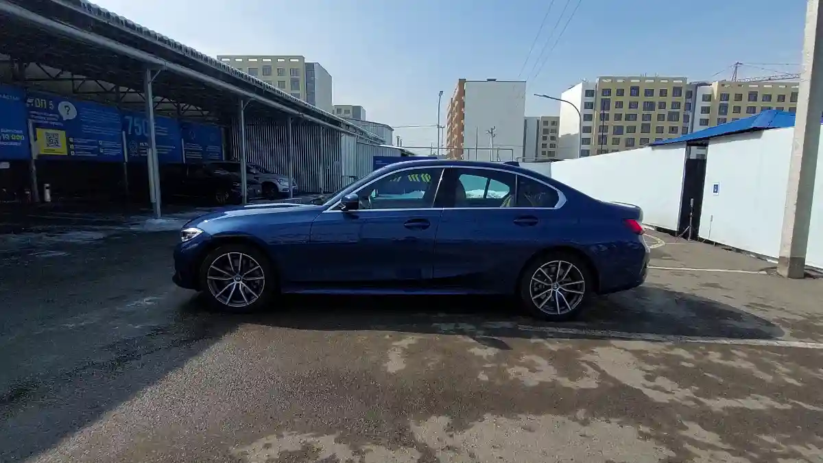 BMW 3 серии 2022 года за 23 000 000 тг. в Алматы