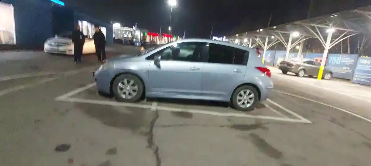 Nissan Tiida 2010 года за 2 500 000 тг. в Алматы