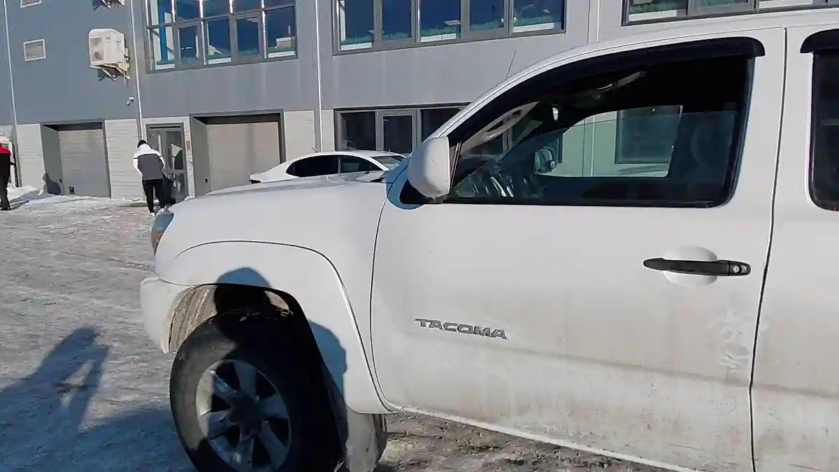 Toyota Tacoma 2012 года за 15 000 000 тг. в Астана