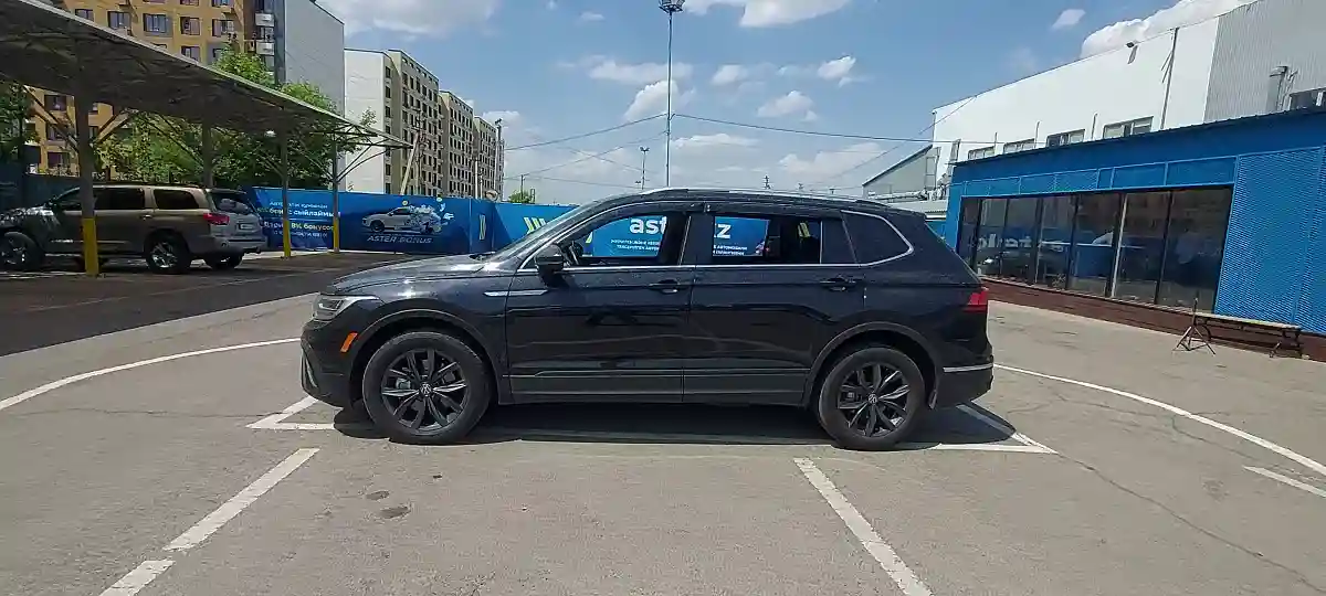 Volkswagen Tiguan 2021 года за 16 500 000 тг. в Алматы