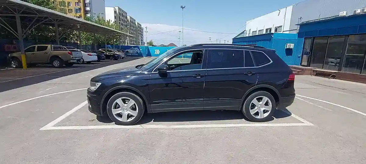 Volkswagen Tiguan 2019 года за 11 300 000 тг. в Алматы