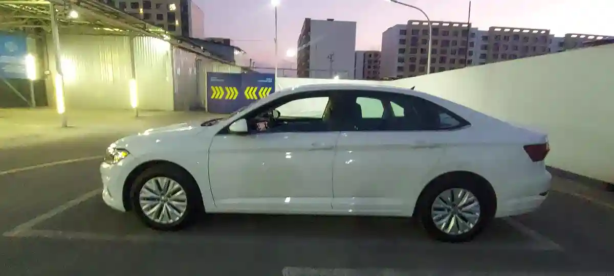 Volkswagen Jetta 2020 года за 7 500 000 тг. в Алматы