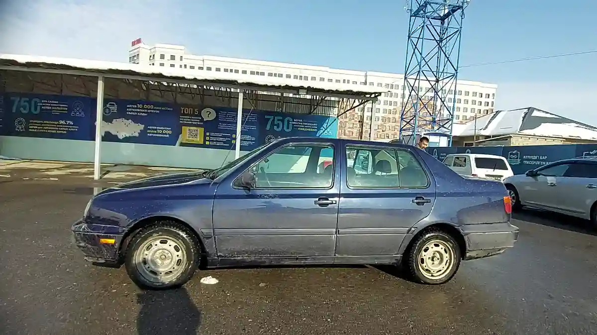 Volkswagen Jetta 1997 года за 2 000 000 тг. в Шымкент