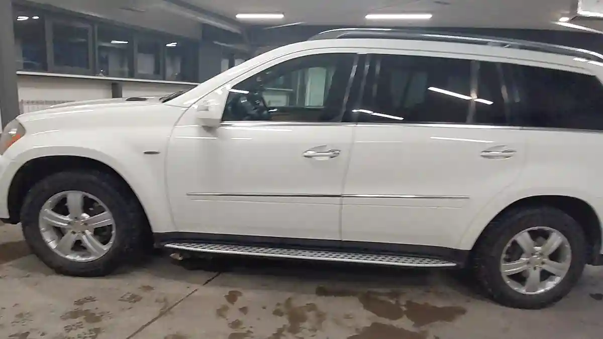 Mercedes-Benz GL-Класс 2010 года за 9 500 000 тг. в Астана