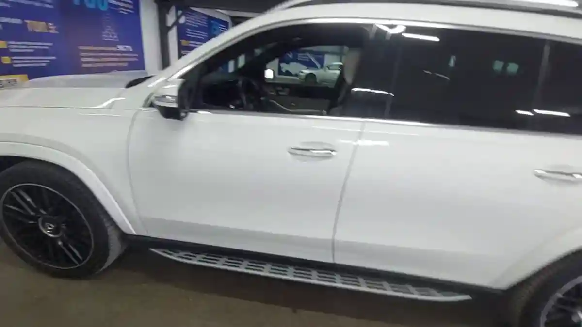 Mercedes-Benz GLS 2024 года за 70 000 000 тг. в Астана