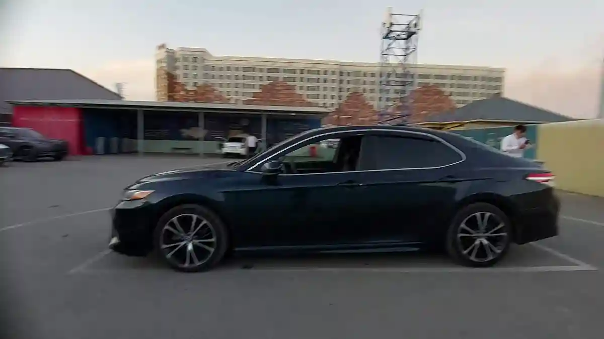 Toyota Camry 2018 года за 12 000 000 тг. в Шымкент