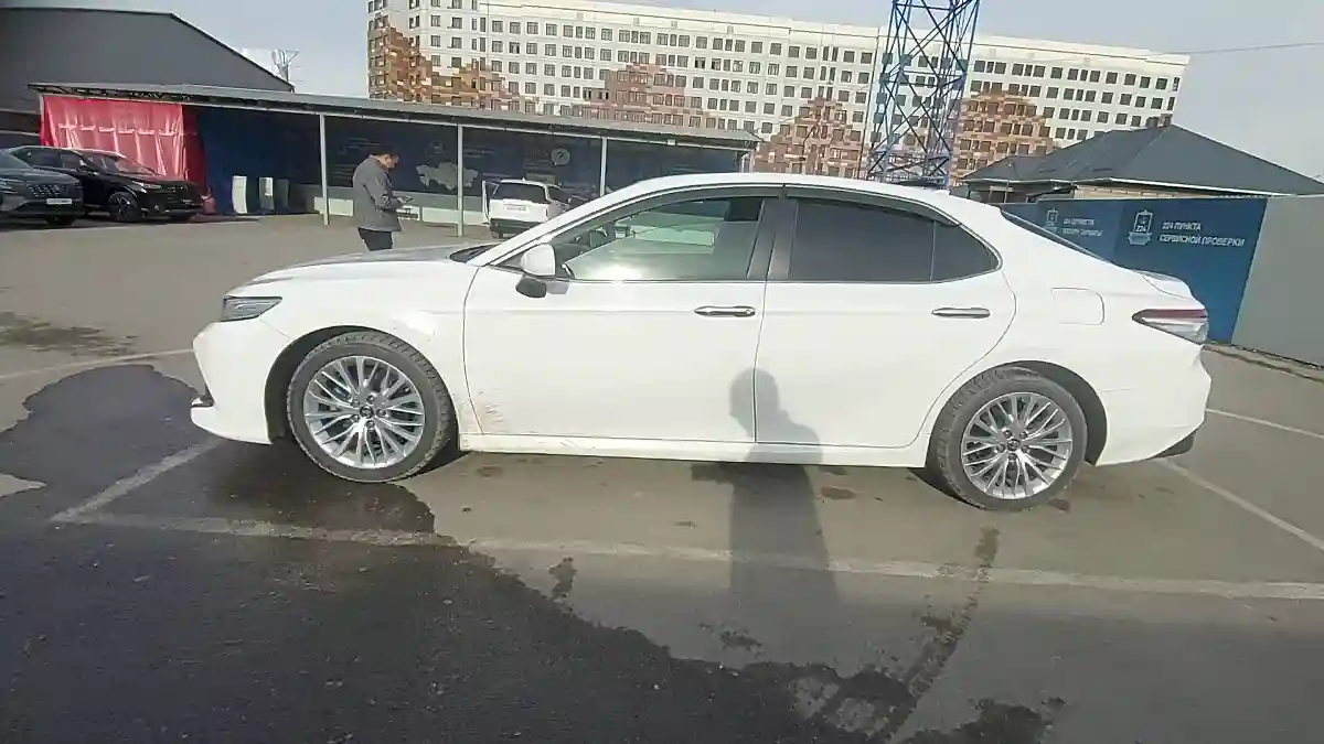 Toyota Camry 2019 года за 11 500 000 тг. в Шымкент