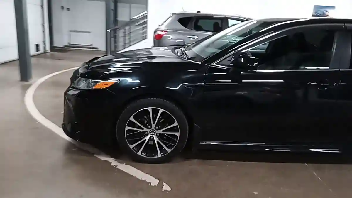 Toyota Camry 2019 года за 11 500 000 тг. в Астана