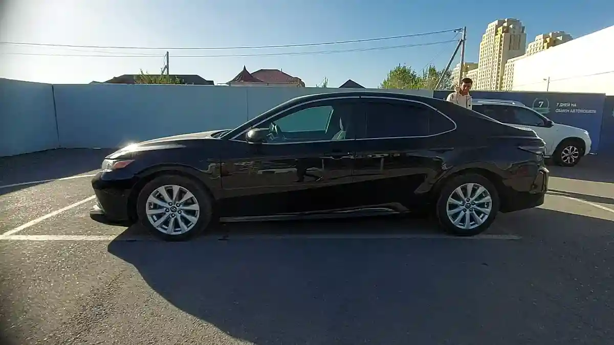 Toyota Camry 2019 года за 13 000 000 тг. в Шымкент