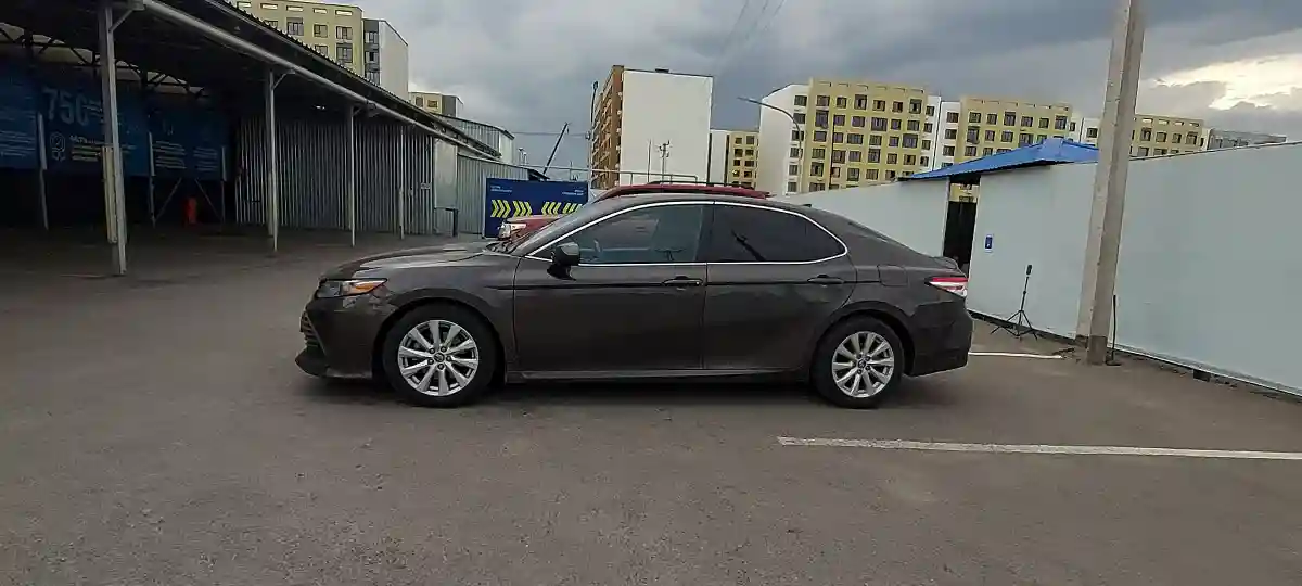 Toyota Camry 2019 года за 9 500 000 тг. в Алматы